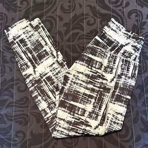 Black and White Patterned BuffBunny Leggings